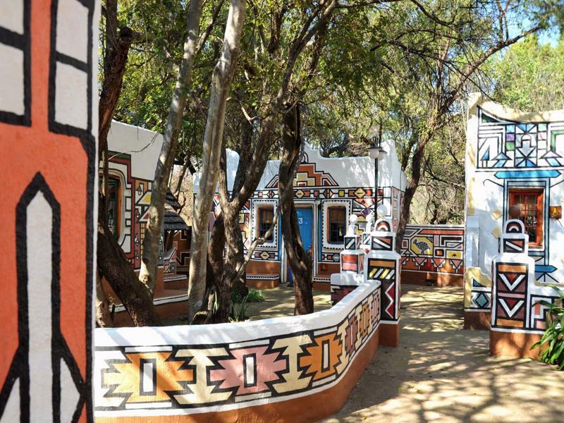 aha Lesedi African Lodge&Cultural Village Broederstroom Extérieur photo