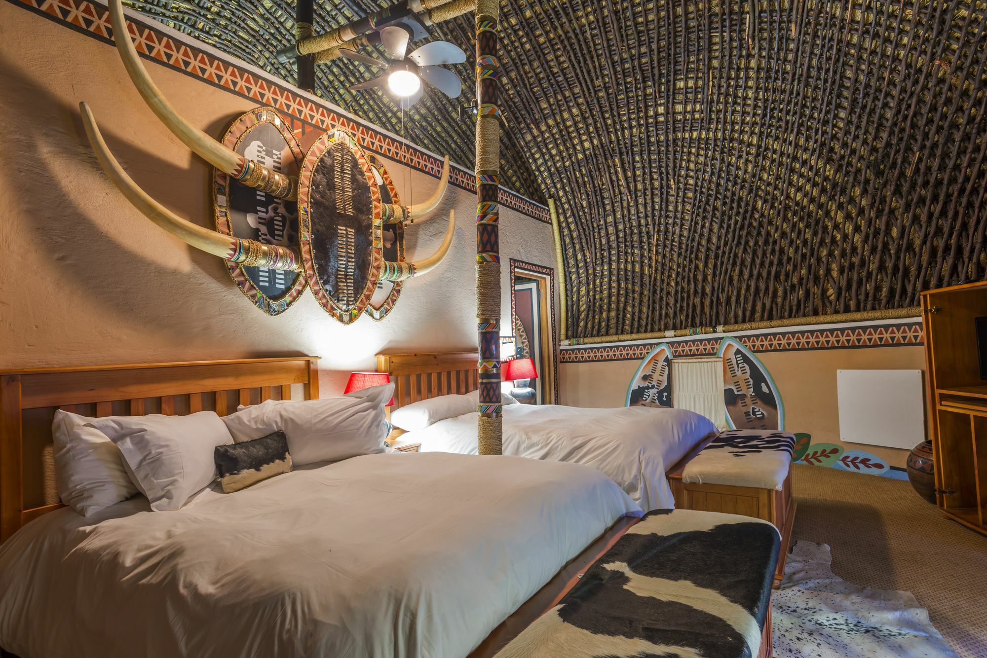 aha Lesedi African Lodge&Cultural Village Broederstroom Extérieur photo