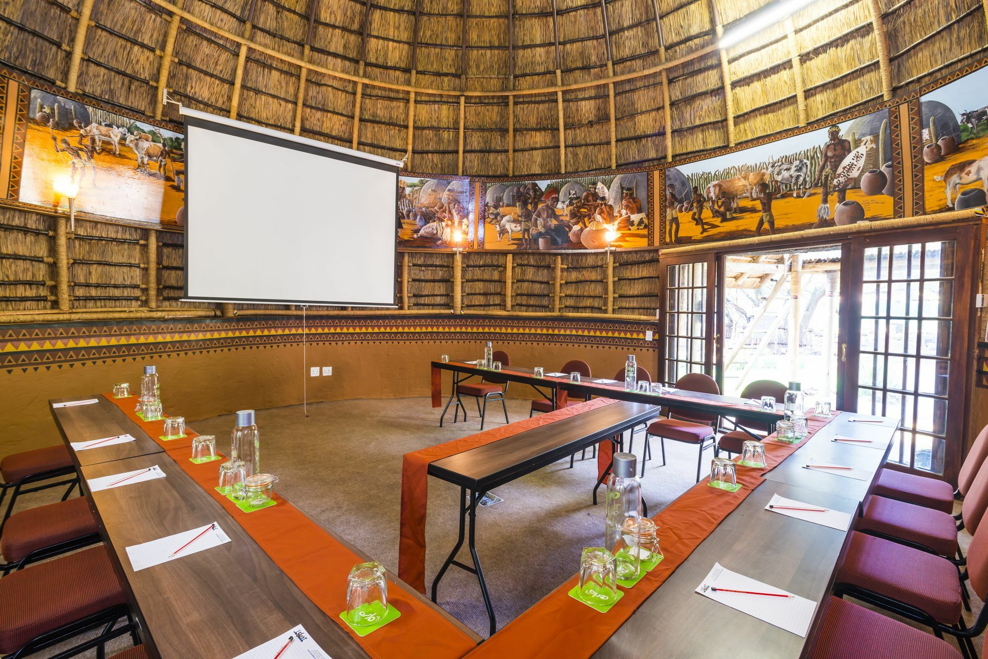 aha Lesedi African Lodge&Cultural Village Broederstroom Extérieur photo