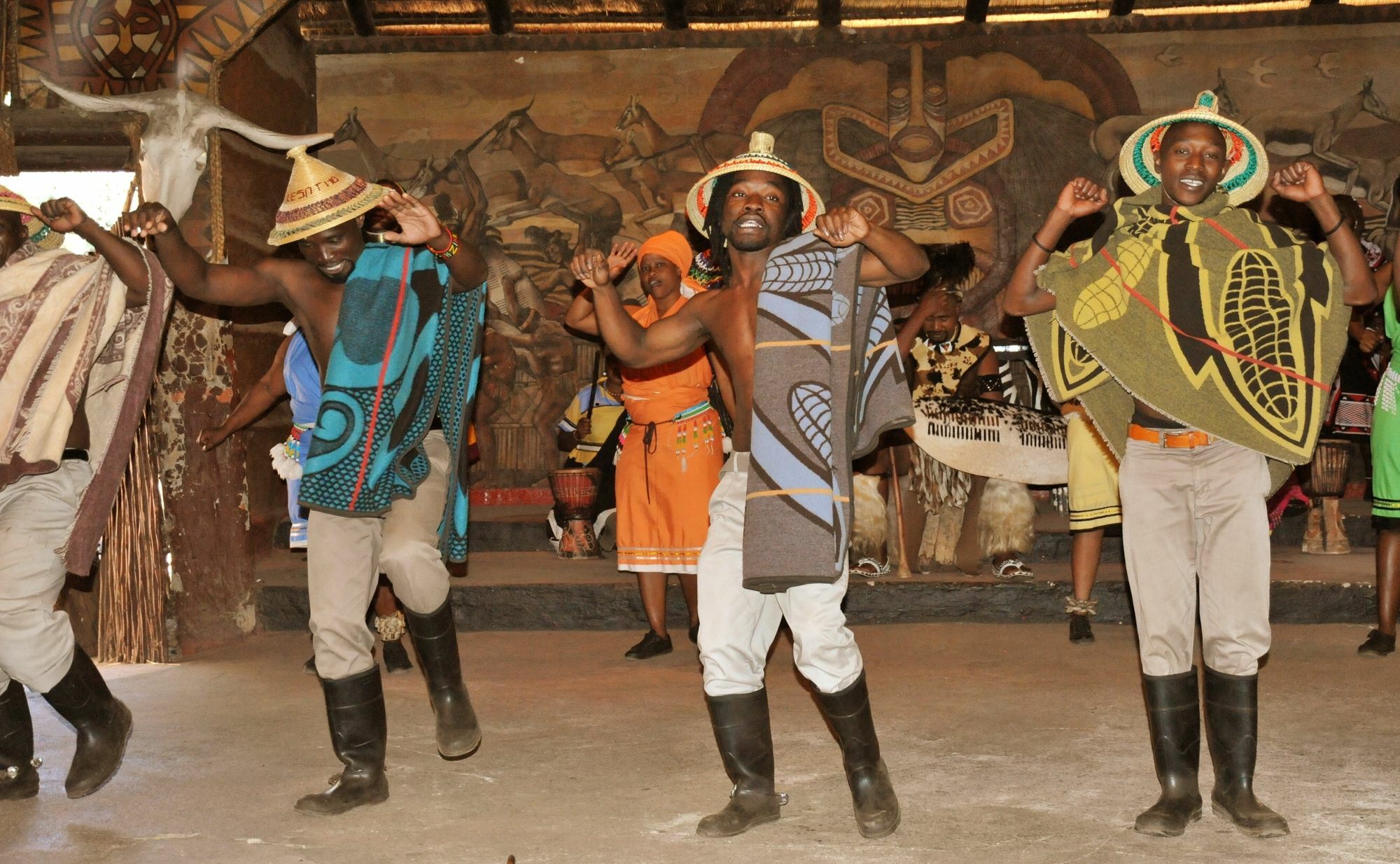 aha Lesedi African Lodge&Cultural Village Broederstroom Extérieur photo