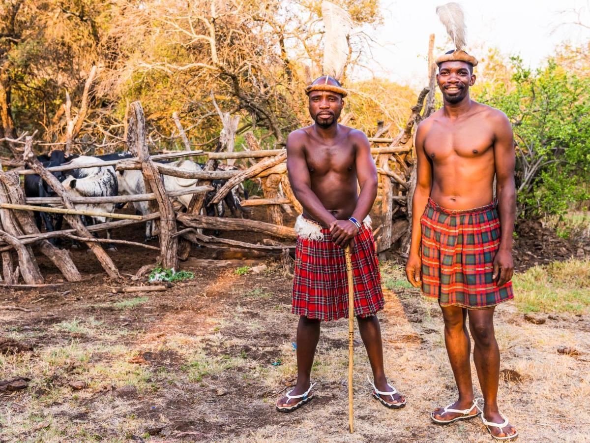 aha Lesedi African Lodge&Cultural Village Broederstroom Extérieur photo