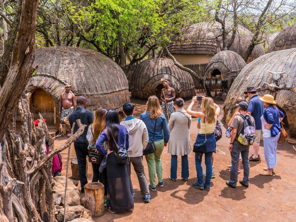 aha Lesedi African Lodge&Cultural Village Broederstroom Extérieur photo