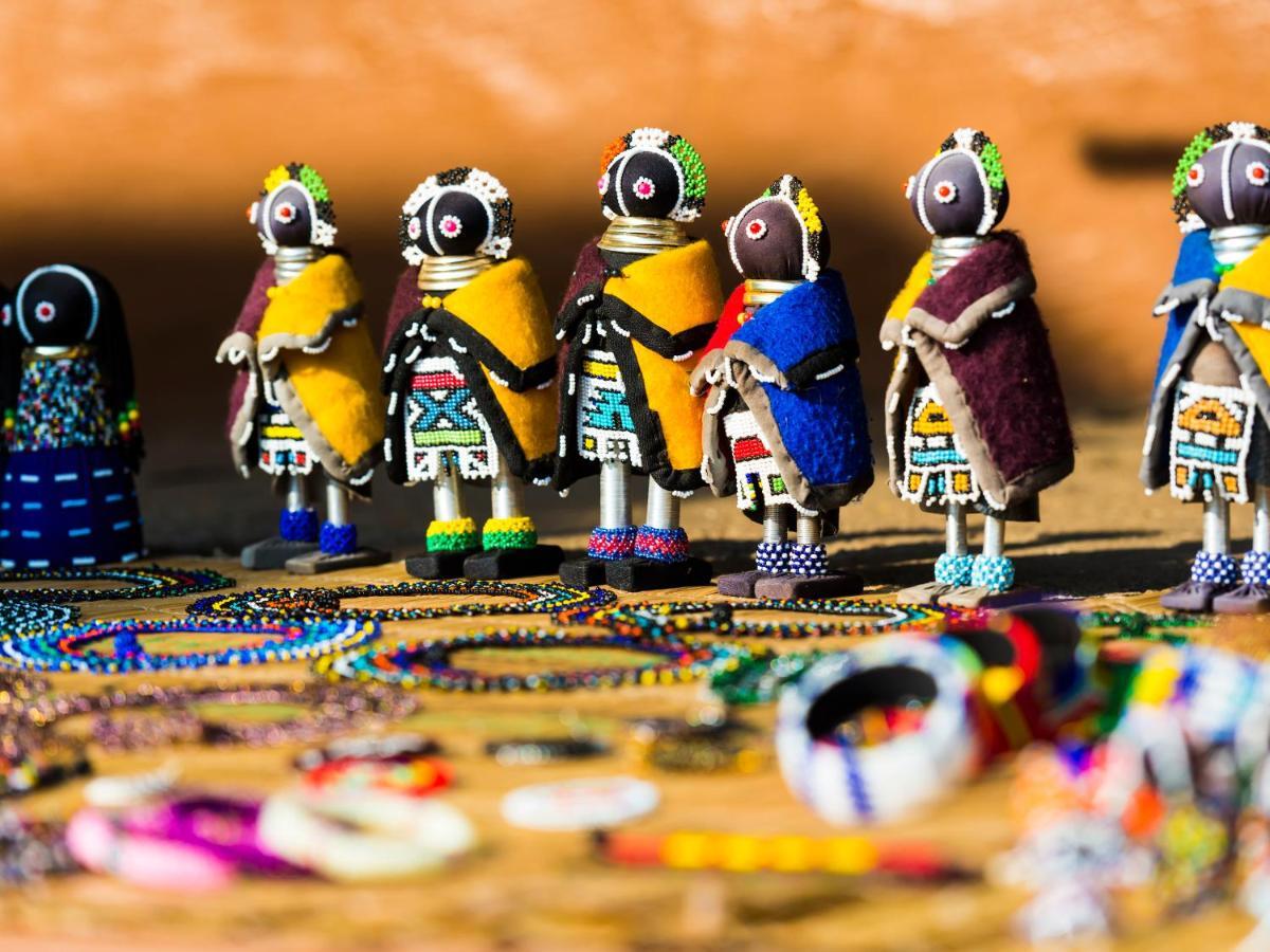 aha Lesedi African Lodge&Cultural Village Broederstroom Extérieur photo