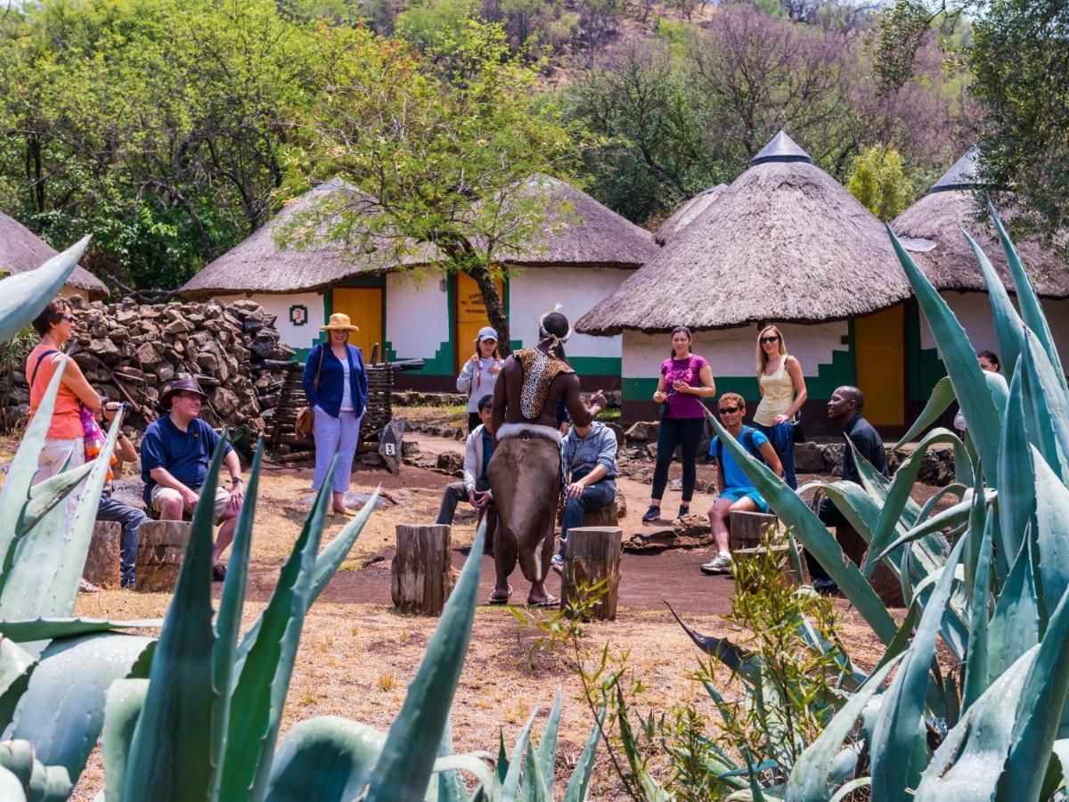 aha Lesedi African Lodge&Cultural Village Broederstroom Extérieur photo