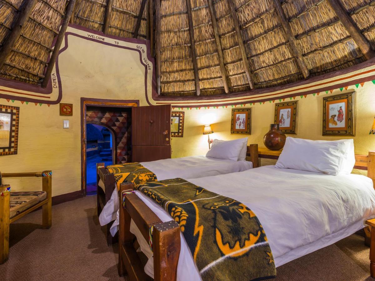 aha Lesedi African Lodge&Cultural Village Broederstroom Extérieur photo