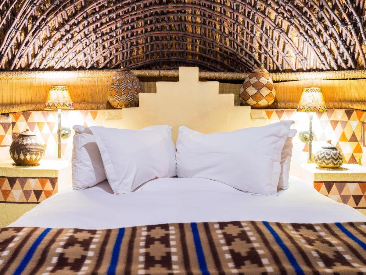 aha Lesedi African Lodge&Cultural Village Broederstroom Extérieur photo