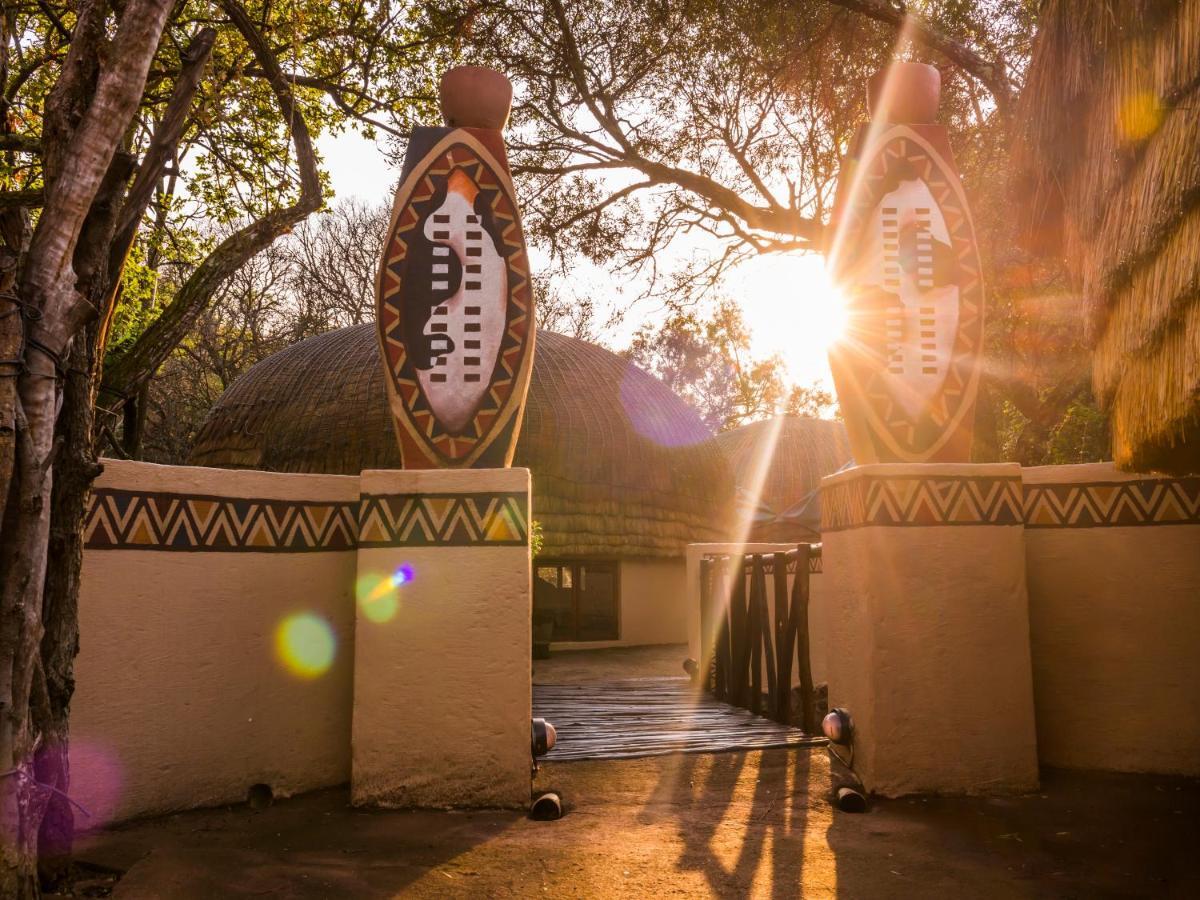 aha Lesedi African Lodge&Cultural Village Broederstroom Extérieur photo