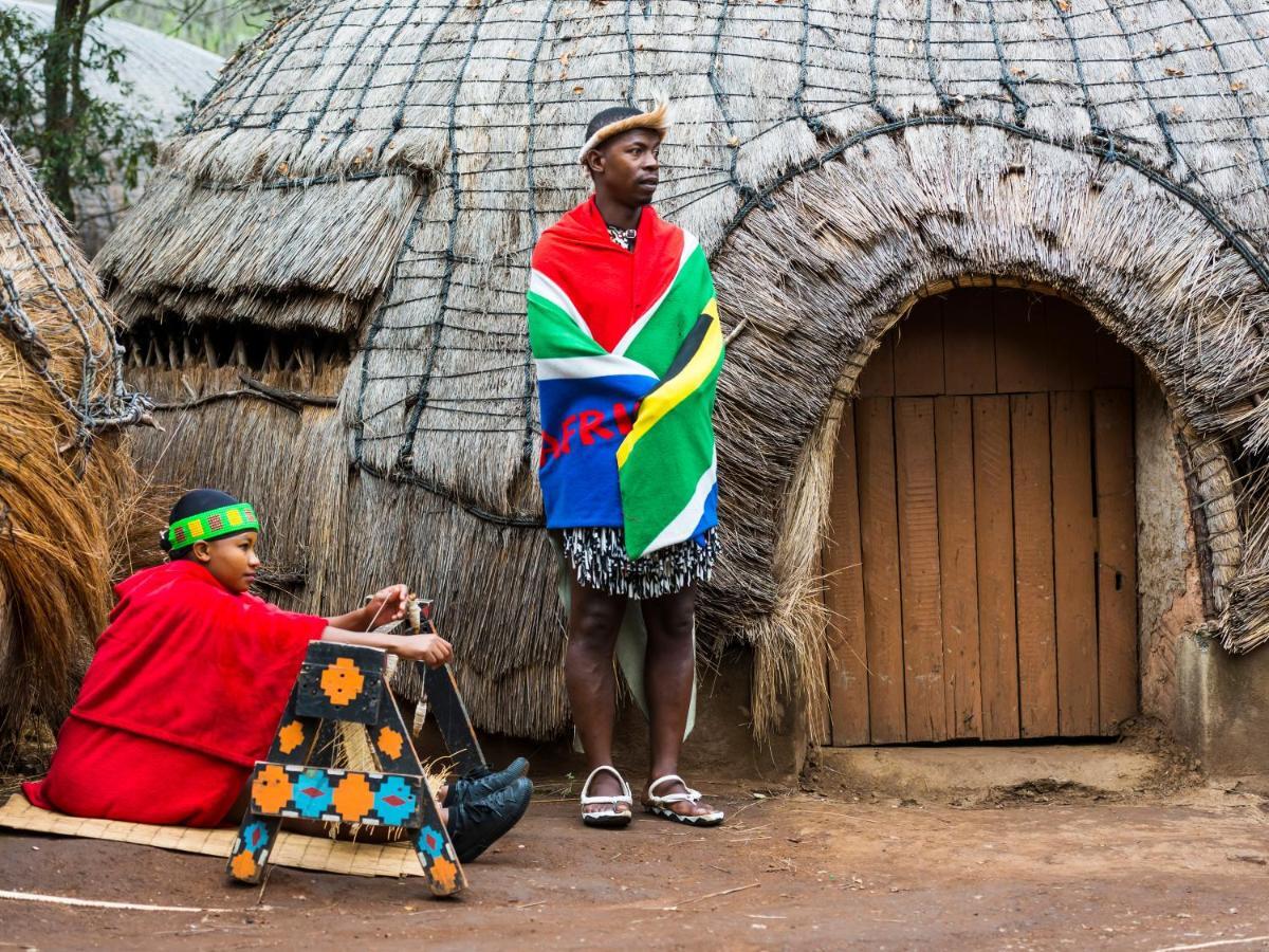 aha Lesedi African Lodge&Cultural Village Broederstroom Extérieur photo