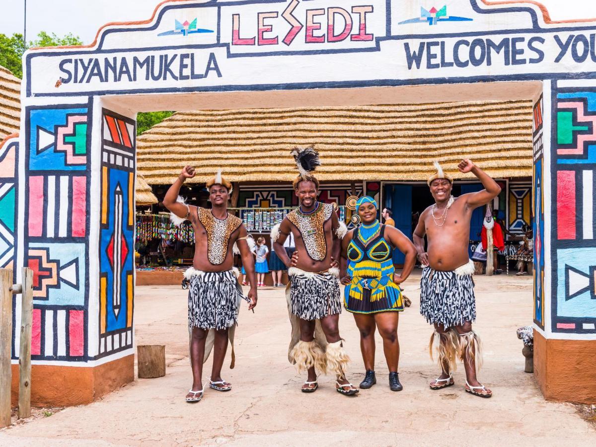 aha Lesedi African Lodge&Cultural Village Broederstroom Extérieur photo