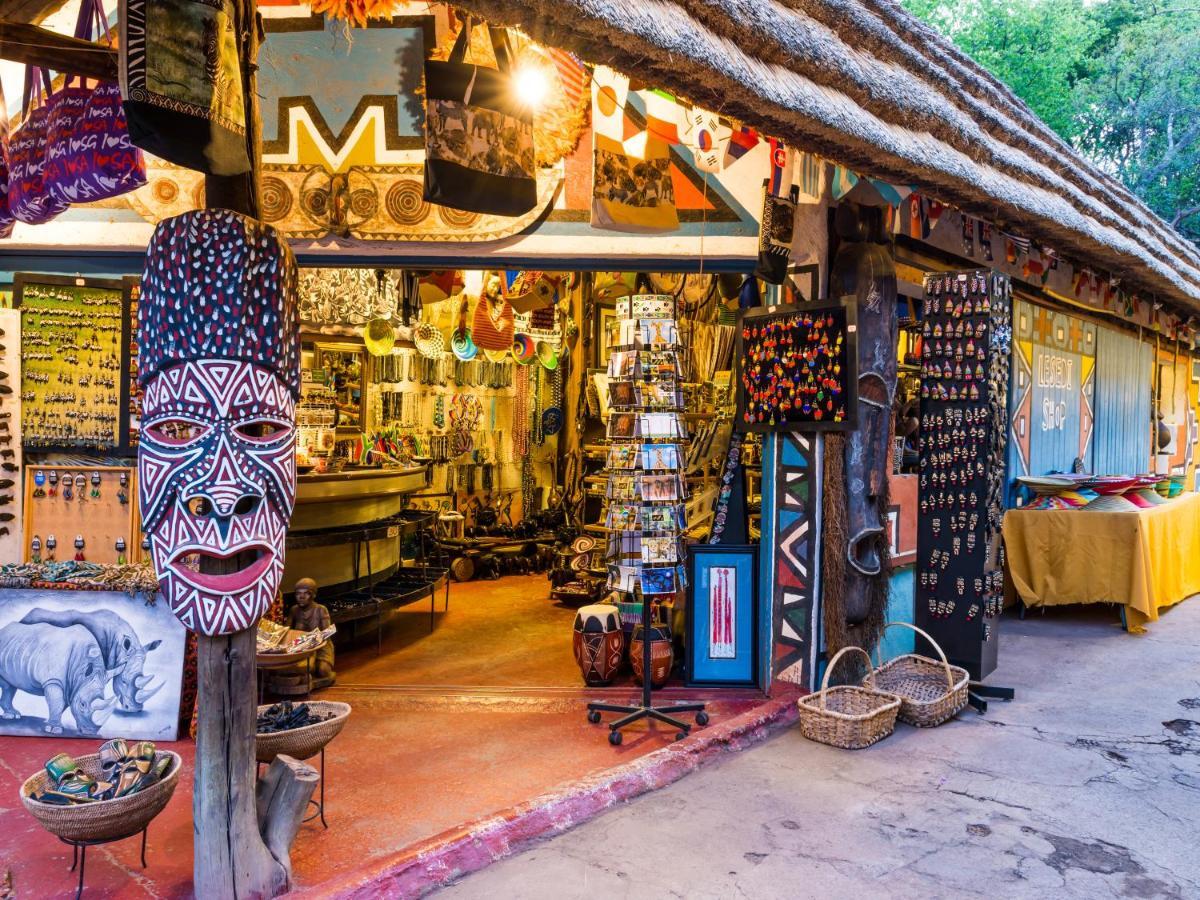 aha Lesedi African Lodge&Cultural Village Broederstroom Extérieur photo