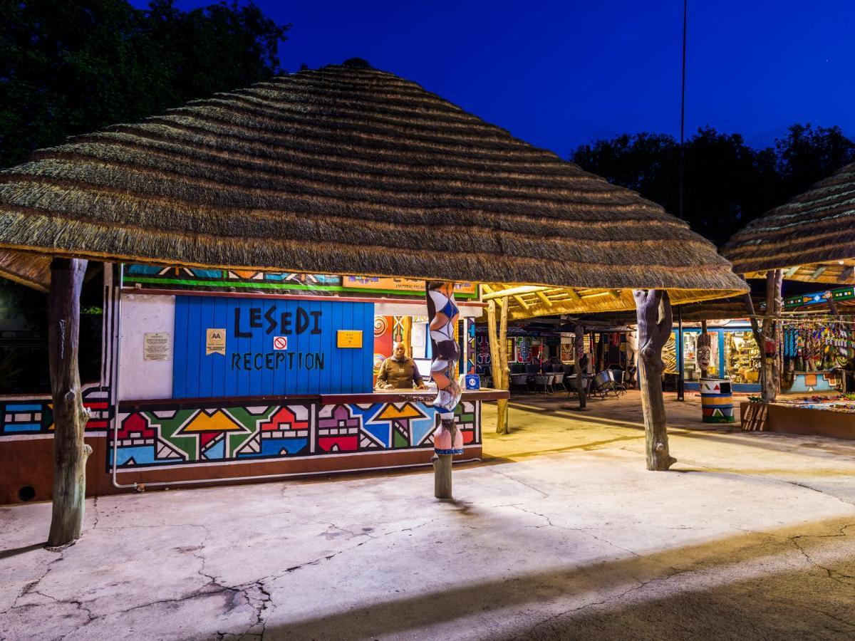 aha Lesedi African Lodge&Cultural Village Broederstroom Extérieur photo
